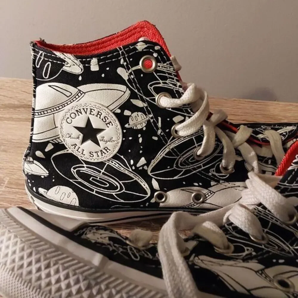 Converse Chucks, Jr.Boys Shoes Size 4, Black Orange Space Flying Saucers Planets